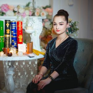Лаура Романова